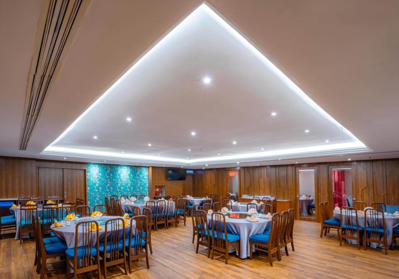 Crystal Crown Hotel Petaling Jaya Buitenkant foto